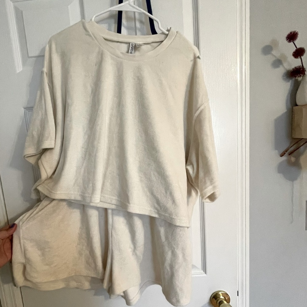 HM DIVIDED White French Terry Set